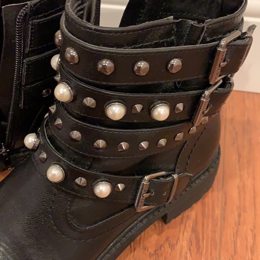Guess Boots - Picture 2 of 4